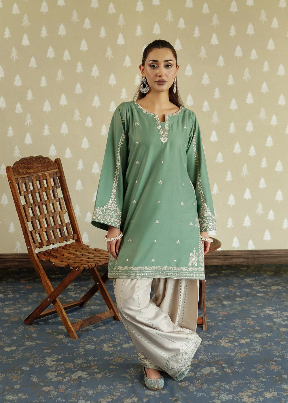Laiba 2 Pc Stitched
