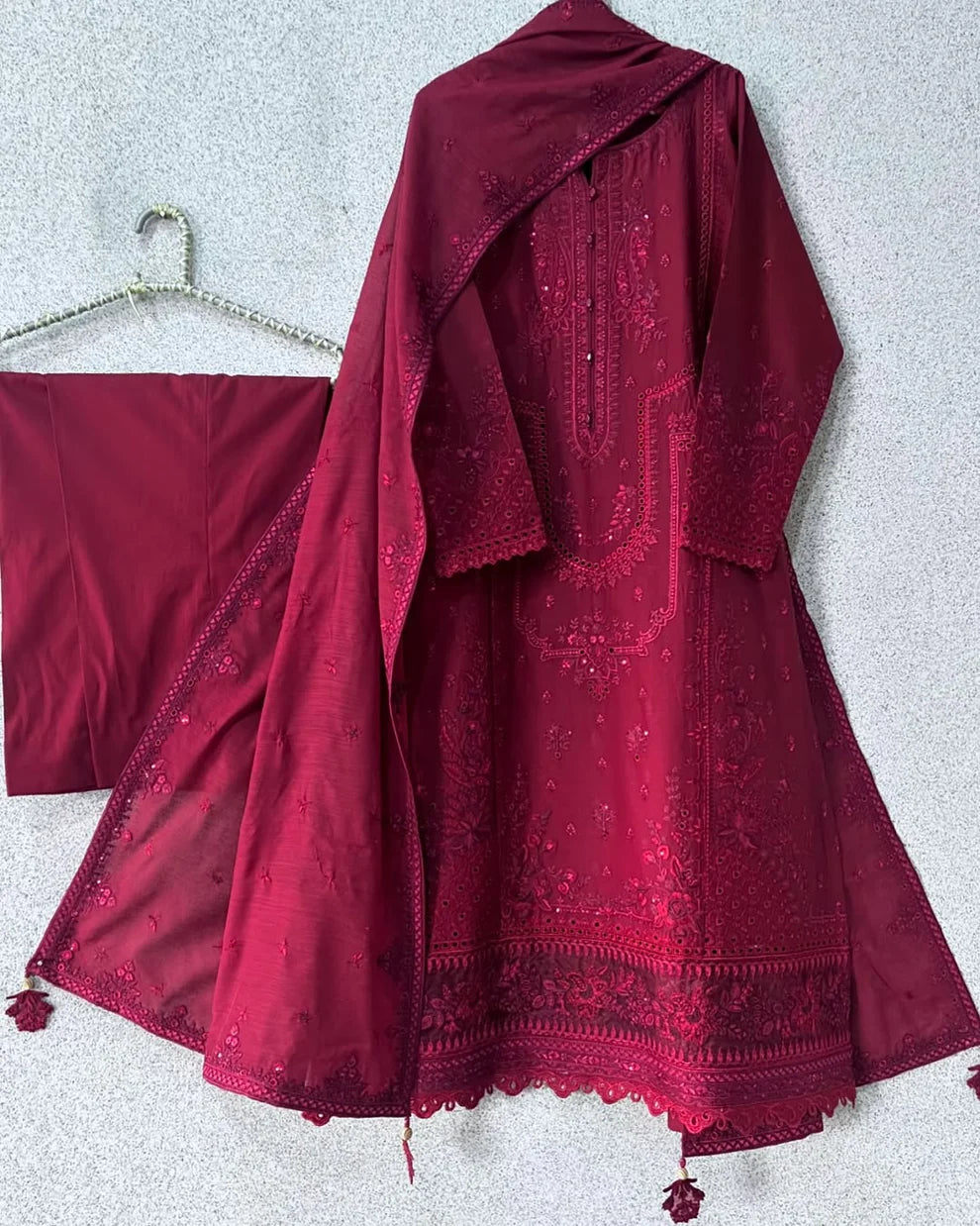 Hira 3 Pc Embroidery Stitched