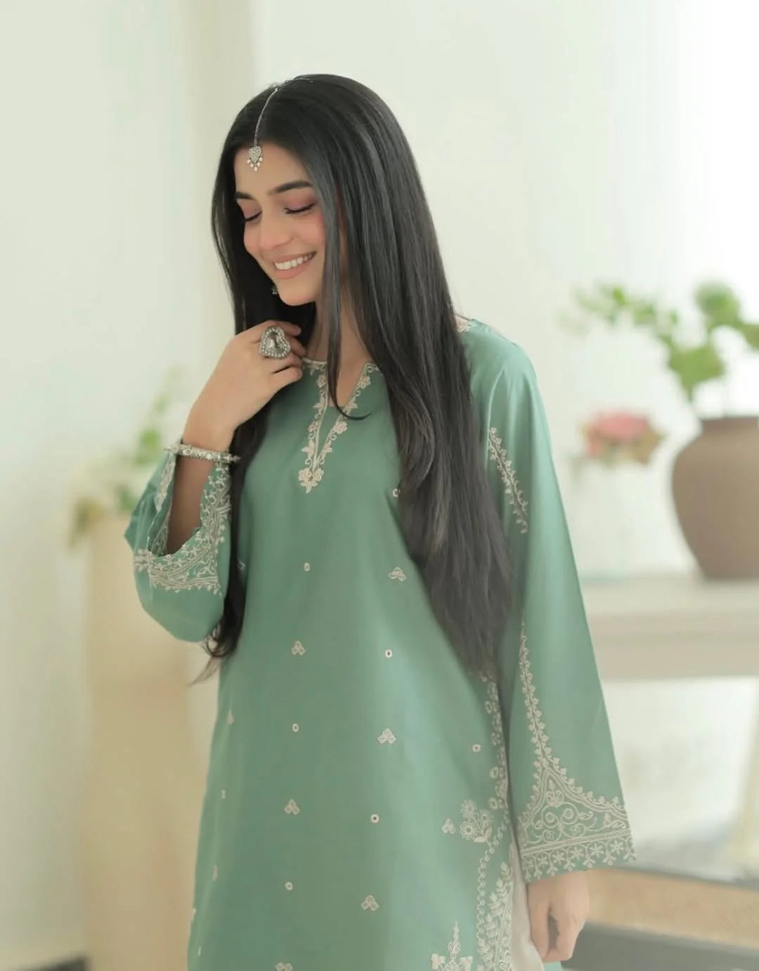 Laiba 2 Pc Stitched(Free Khussa Gift)